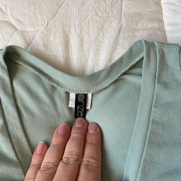 Onzie Tank Top - Picture 3 of 6